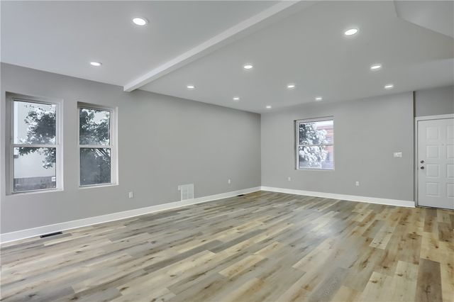 1418 Duss, Ambridge, PA 15003