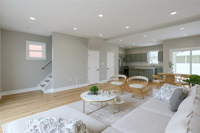 1418 Duss, Ambridge, PA 15003