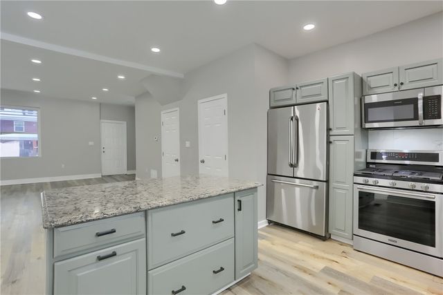 1418 Duss, Ambridge, PA 15003