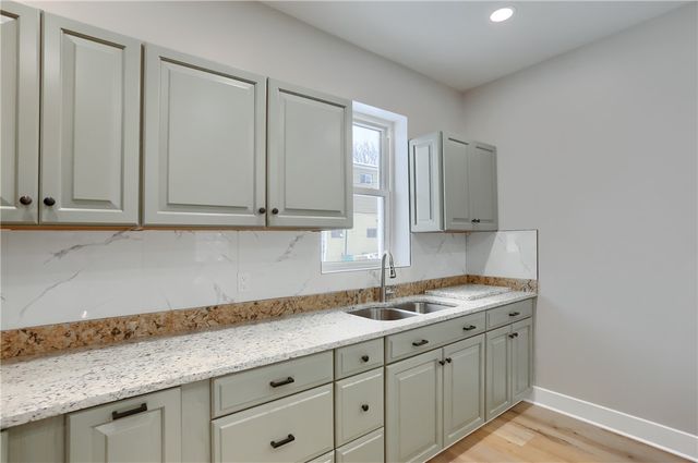 1418 Duss, Ambridge, PA 15003