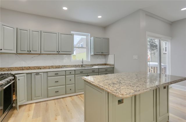 1418 Duss, Ambridge, PA 15003