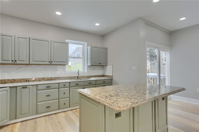 1418 Duss, Ambridge, PA 15003