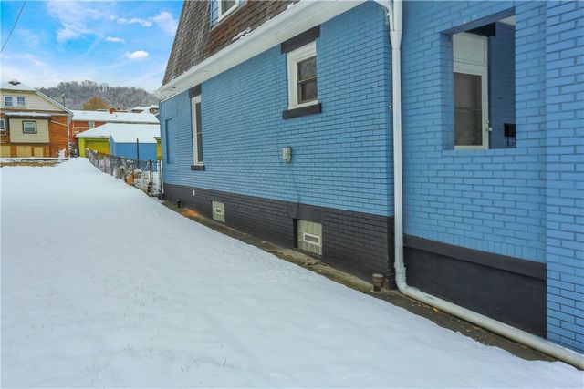 1418 Duss, Ambridge, PA 15003