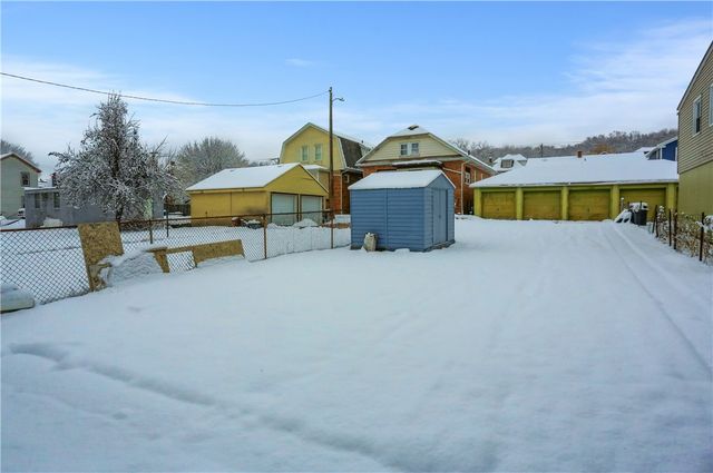 1418 Duss, Ambridge, PA 15003