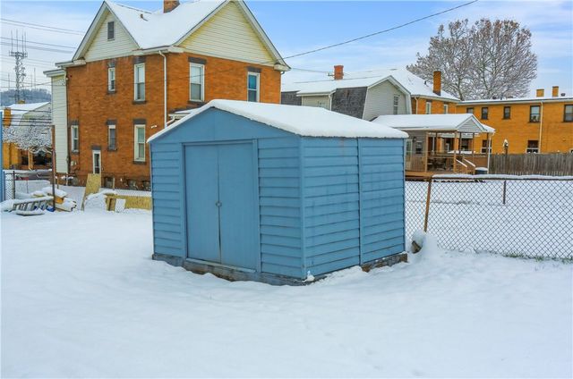 1418 Duss, Ambridge, PA 15003