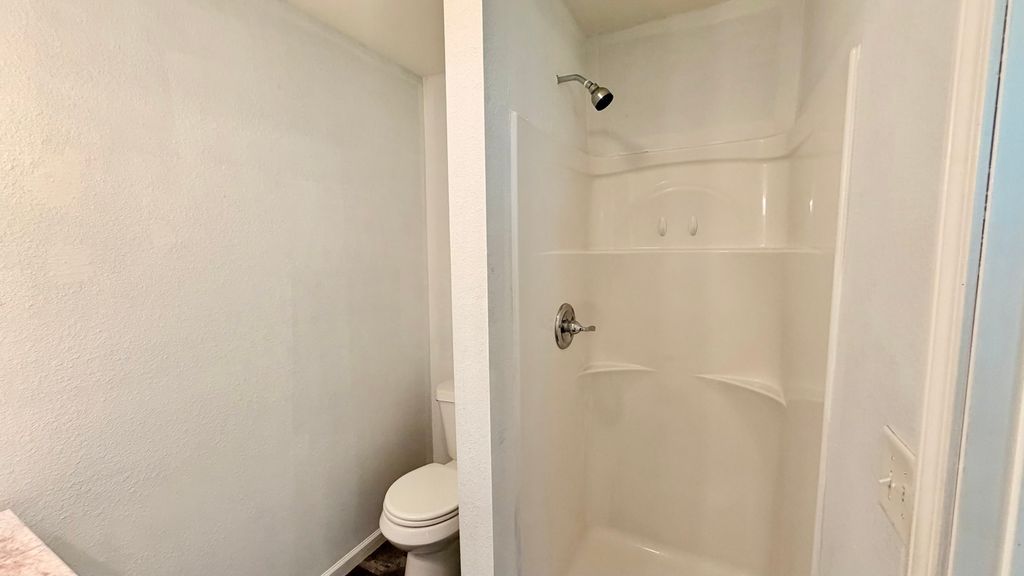 Image 9 of property listing at 39 Ridge Road, Centralia, IL 62801