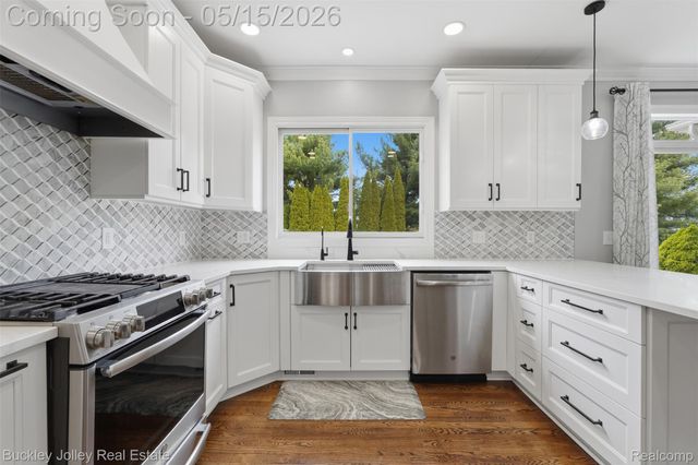 8705 Clarion Court, Green Oak Township, MI 48116