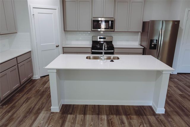 211 Brazen Forest Trail, Magnolia, TX 77354