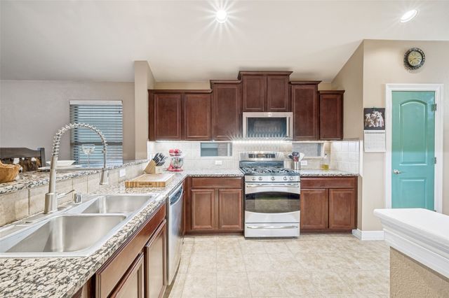 412 Crossbill Lane, Little Elm, TX 75068