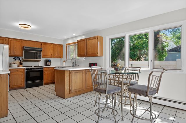 126 WEST 33RD ST, Bayonne, NJ 07002