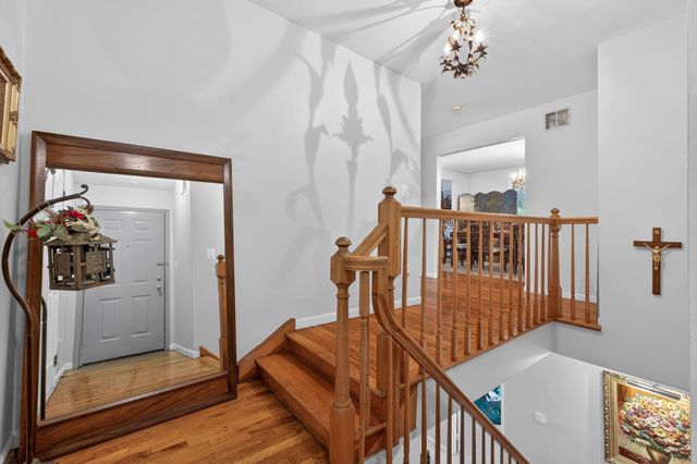 126 WEST 33RD ST, Bayonne, NJ 07002