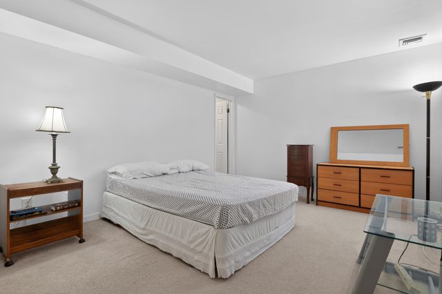 126 WEST 33RD ST, Bayonne, NJ 07002