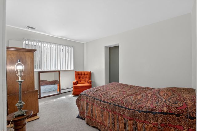 126 WEST 33RD ST, Bayonne, NJ 07002