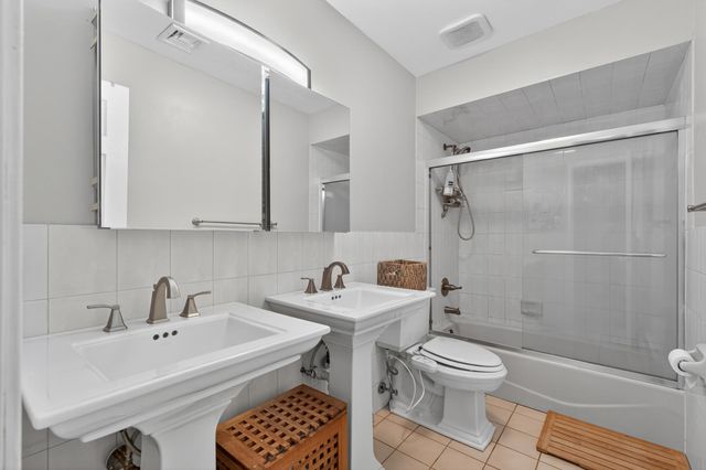126 WEST 33RD ST, Bayonne, NJ 07002