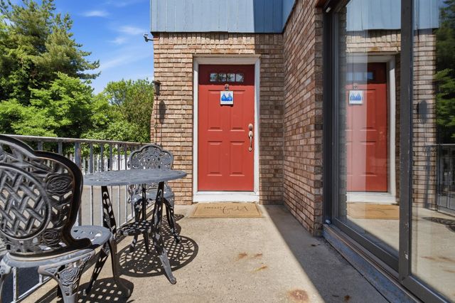 126 WEST 33RD ST, Bayonne, NJ 07002