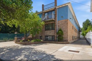 126 WEST 33RD ST, Bayonne, NJ 07002