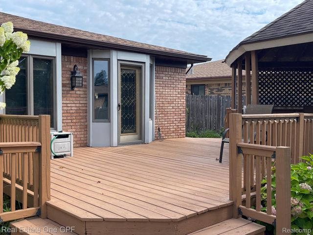 15280 Valerie Drive, Macomb Township, MI 48044