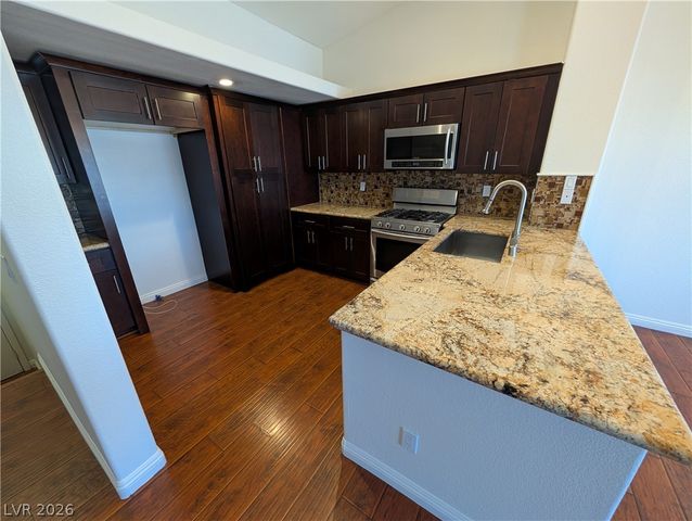 6201 East Lake Mead Boulevard 218, Las Vegas, NV 89156