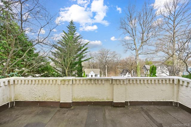 35 Euclid Avenue, Ardsley, NY 10502