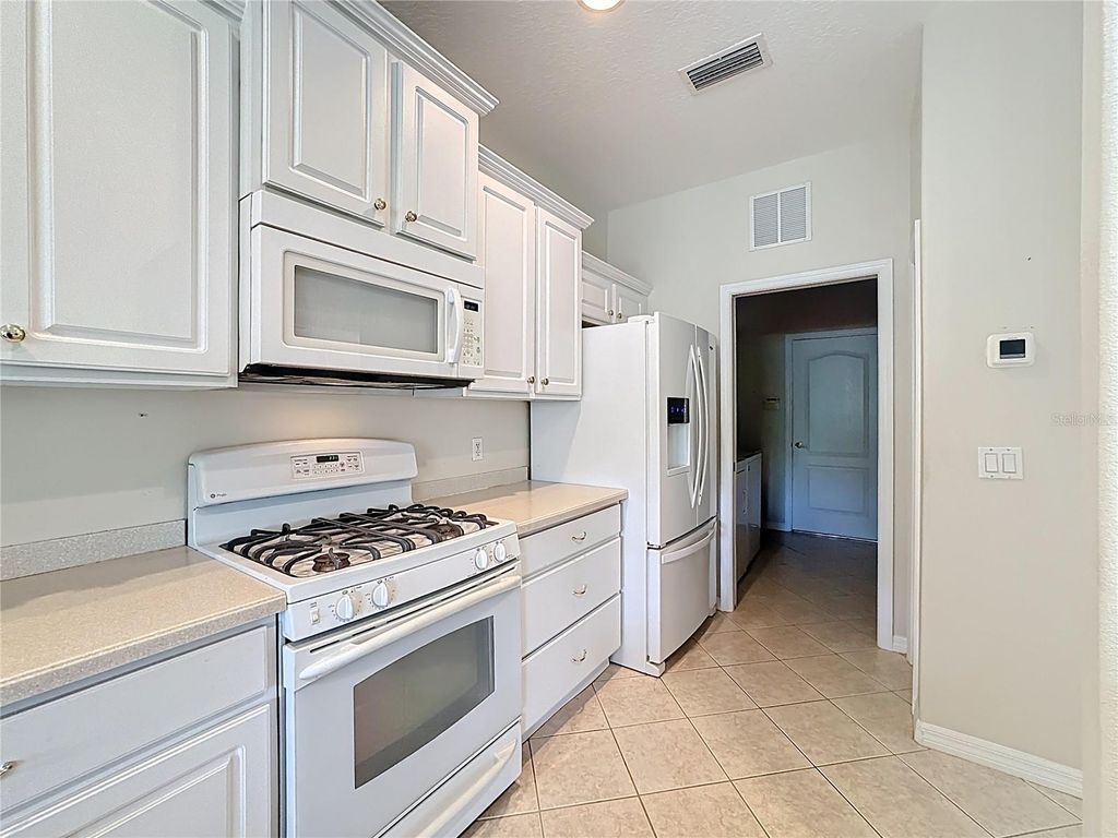 Image 18 of property listing at 8721 STONE HARBOUR LOOP, Bradenton, FL 34212