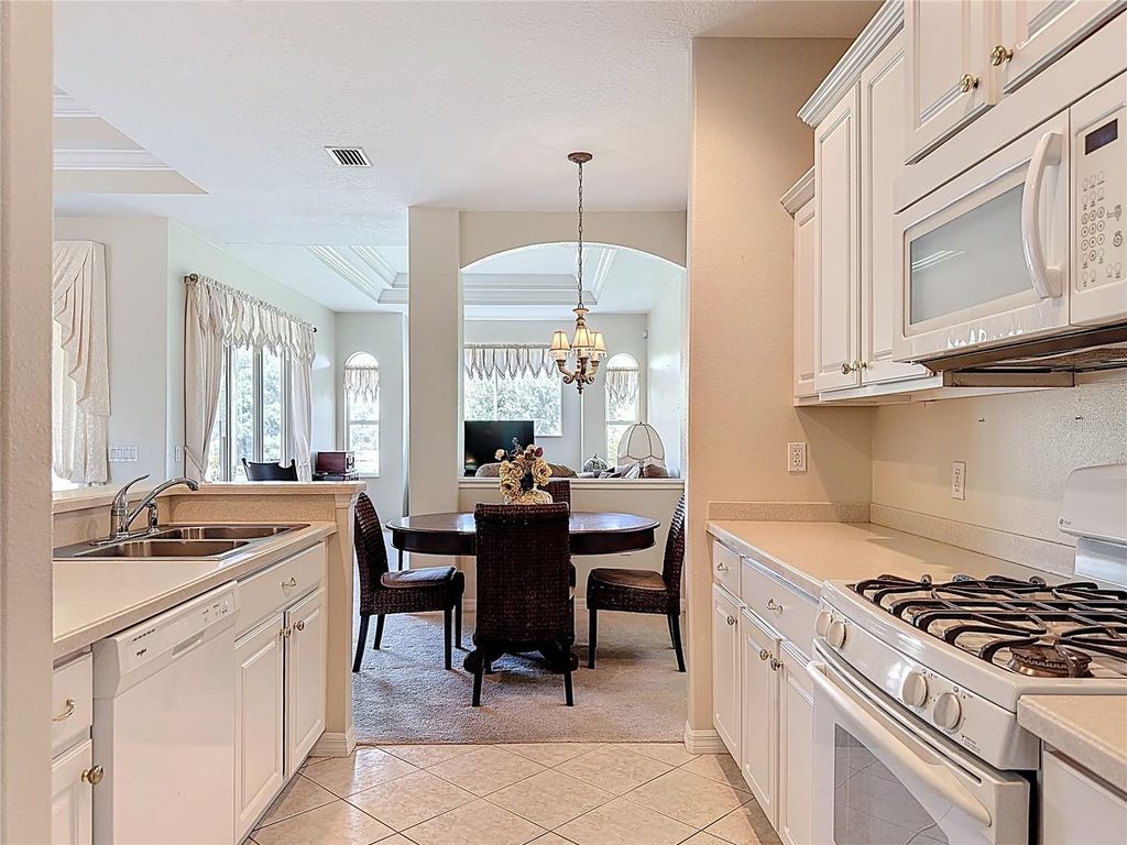 Image 21 of property listing at 8721 STONE HARBOUR LOOP, Bradenton, FL 34212
