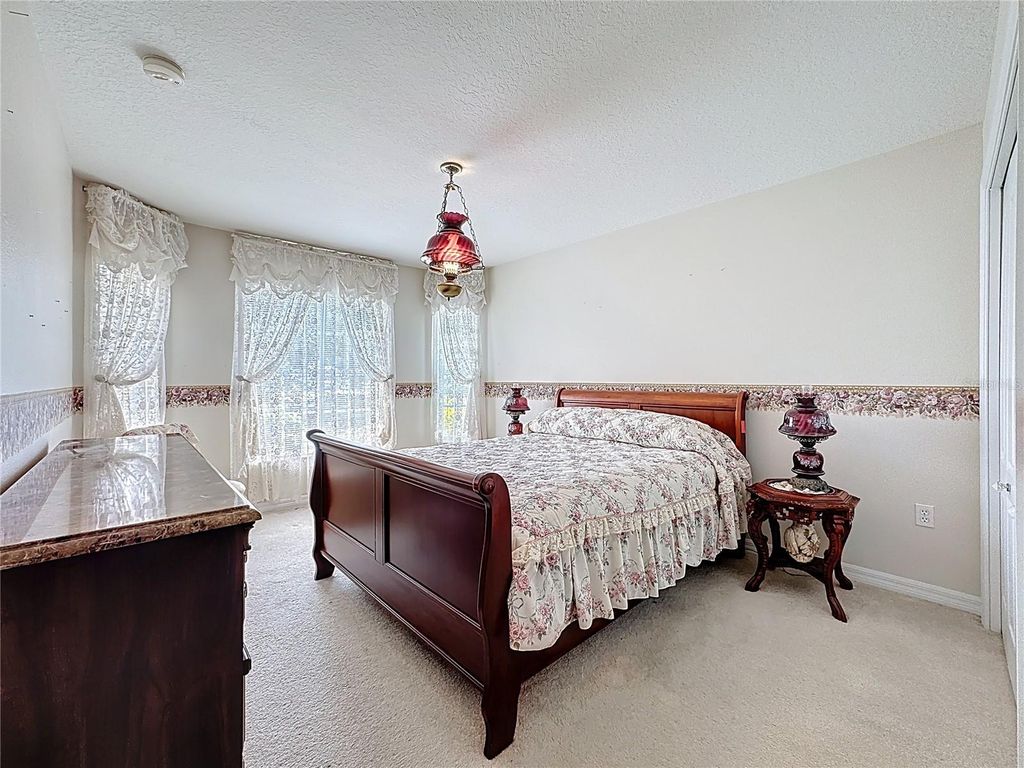 Image 28 of property listing at 8721 STONE HARBOUR LOOP, Bradenton, FL 34212