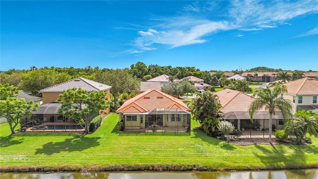 Image 43 of property listing at 8721 STONE HARBOUR LOOP, Bradenton, FL 34212
