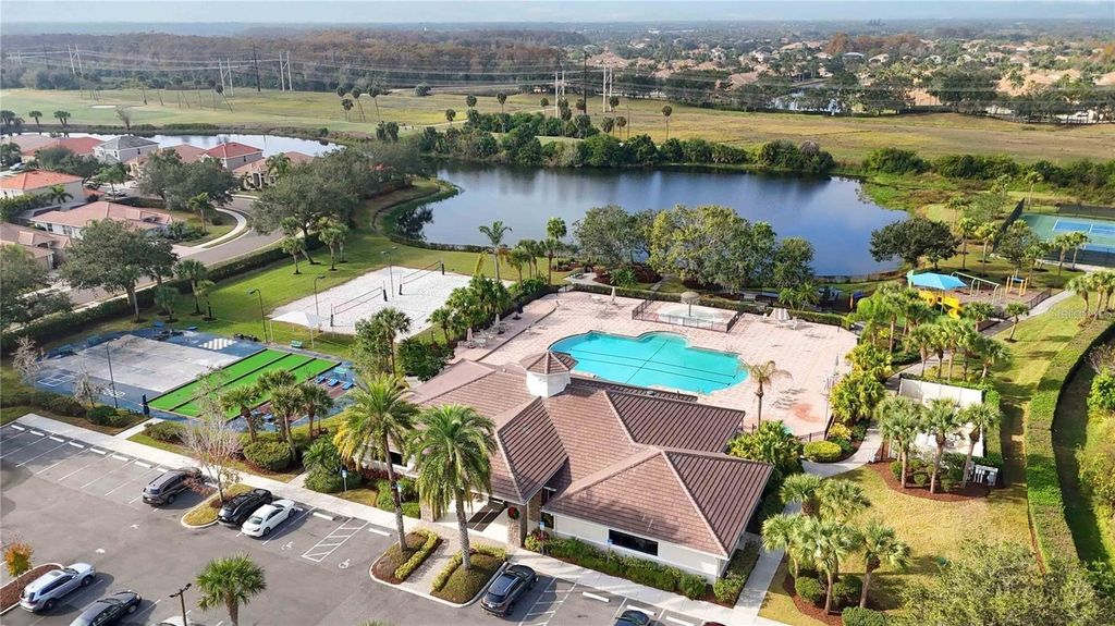 Image 52 of property listing at 8721 STONE HARBOUR LOOP, Bradenton, FL 34212