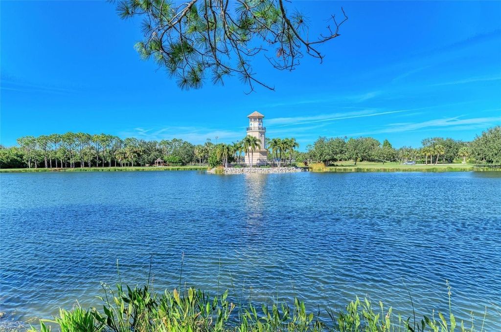 Image 71 of property listing at 8721 STONE HARBOUR LOOP, Bradenton, FL 34212