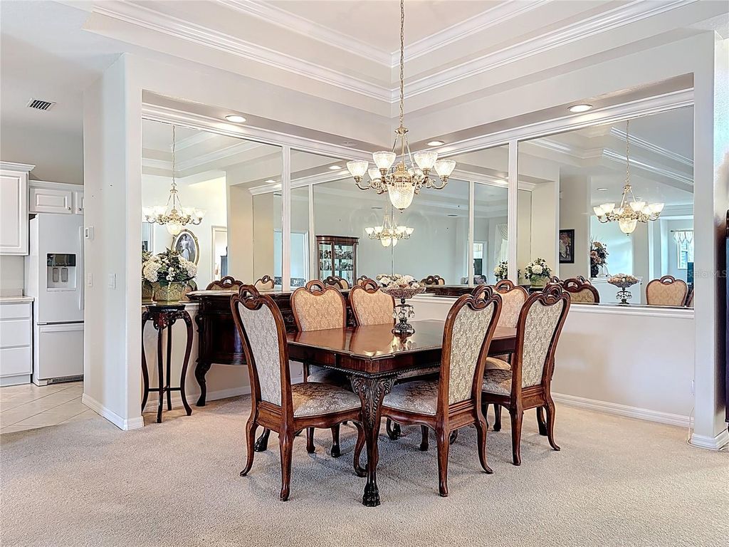 Image 9 of property listing at 8721 STONE HARBOUR LOOP, Bradenton, FL 34212