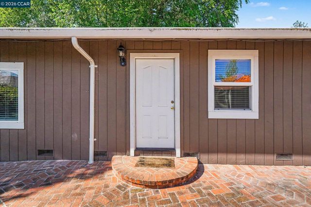1360 Grove Way, Concord, CA 94518