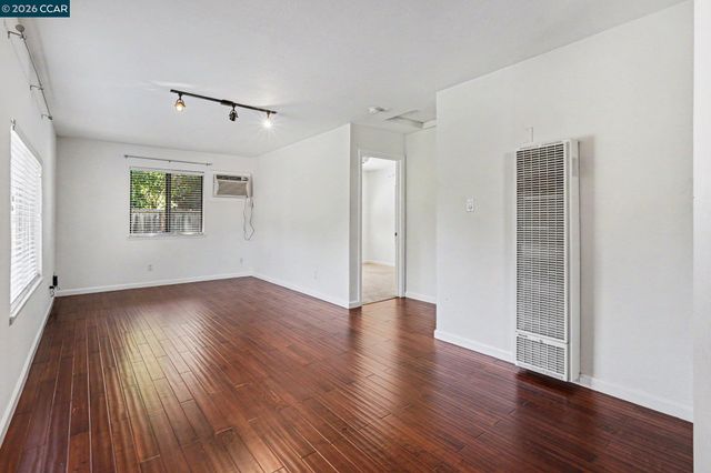 1360 Grove Way, Concord, CA 94518