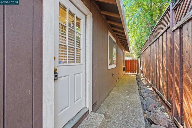 1360 Grove Way, Concord, CA 94518