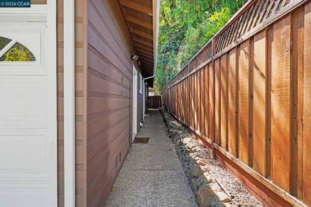 1360 Grove Way, Concord, CA 94518