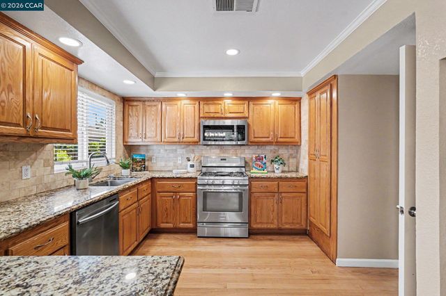 1360 Grove Way, Concord, CA 94518