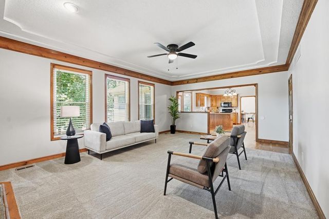 820 NE Adams Drive, Lee's Summit, MO 64086