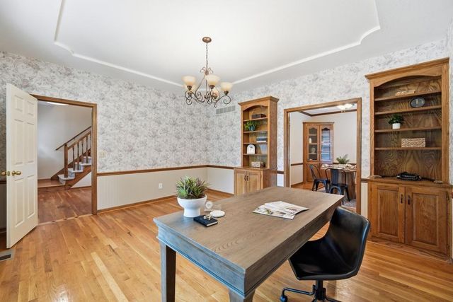 820 NE Adams Drive, Lee's Summit, MO 64086