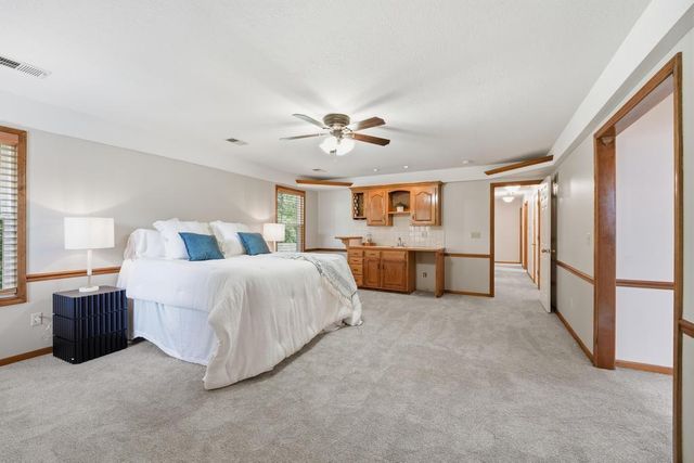 820 NE Adams Drive, Lee's Summit, MO 64086
