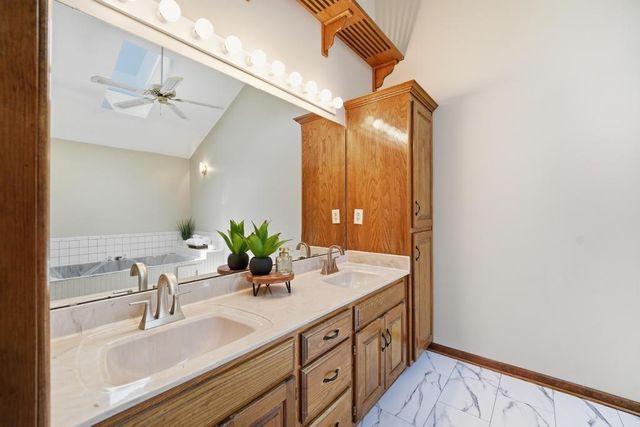 820 NE Adams Drive, Lee's Summit, MO 64086