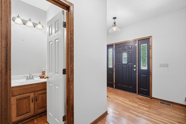 820 NE Adams Drive, Lee's Summit, MO 64086