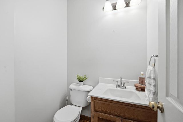 820 NE Adams Drive, Lee's Summit, MO 64086