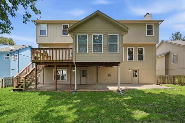 820 NE Adams Drive, Lee's Summit, MO 64086