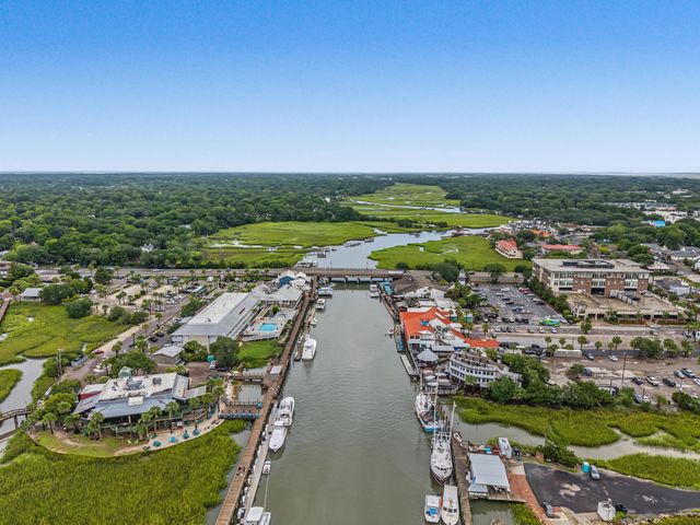 341 W Coleman Boulevard E, Mount Pleasant, SC 29464