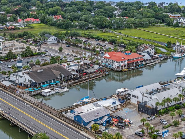 341 W Coleman Boulevard E, Mount Pleasant, SC 29464