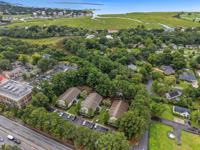 341 W Coleman Boulevard E, Mount Pleasant, SC 29464