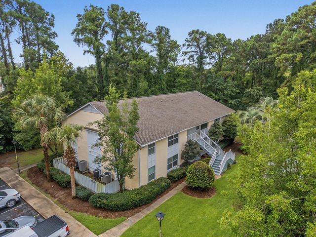 341 W Coleman Boulevard E, Mount Pleasant, SC 29464