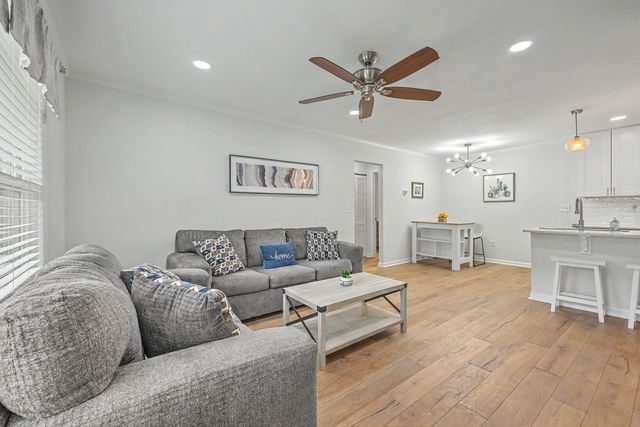 341 W Coleman Boulevard E, Mount Pleasant, SC 29464