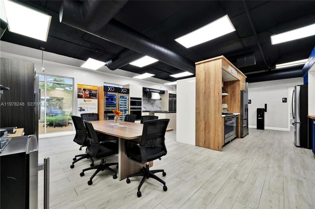 7770 NW 46th Street 23, Doral, FL 33166