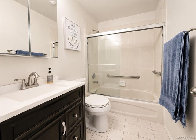 333 Prairie Court, Manorville, NY 11949