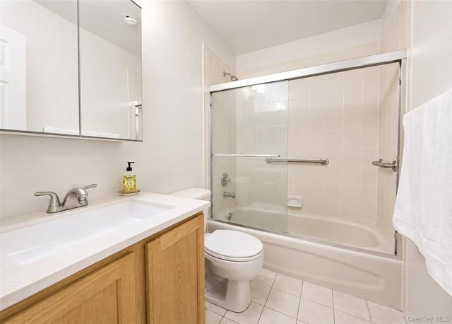 333 Prairie Court, Manorville, NY 11949